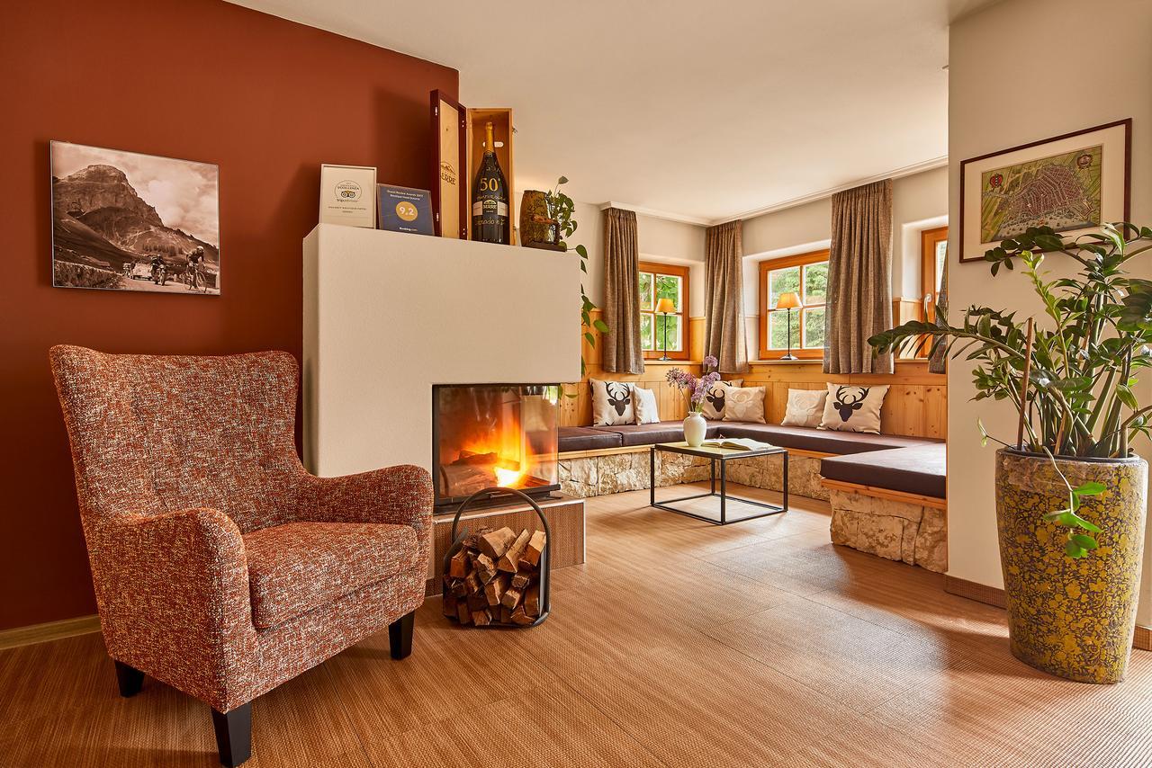 Dolomit Boutique Hotel لا فيلا المظهر الخارجي الصورة